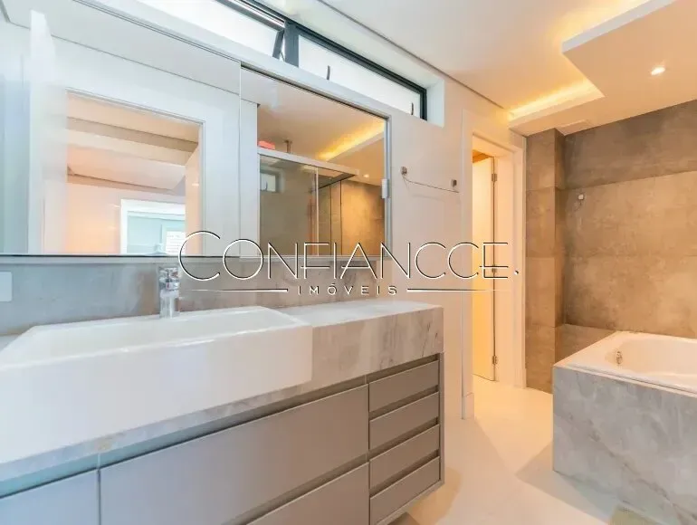 Furnished 3-bedroom house with private BBQ — photo 21