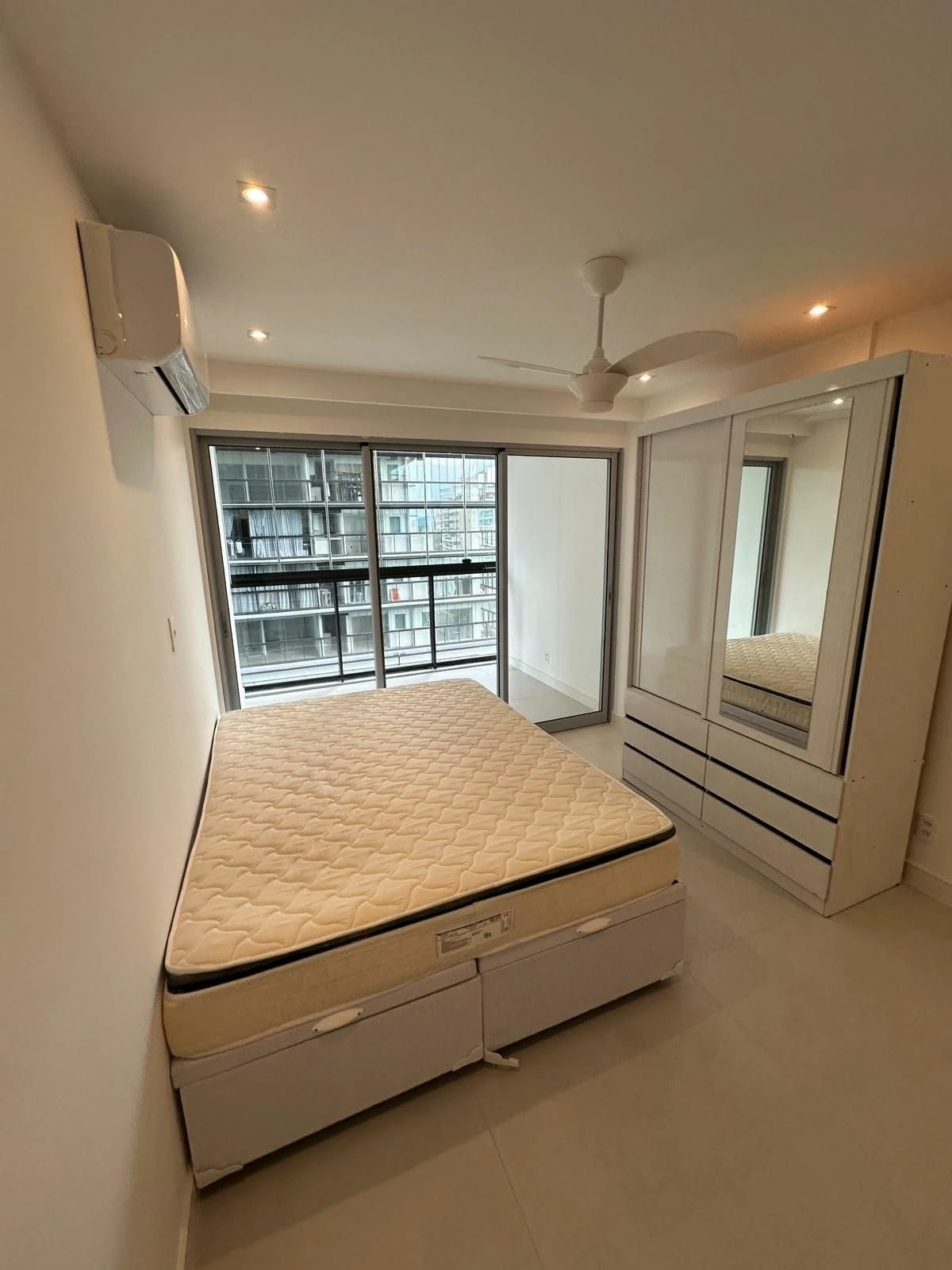 Floor-to-ceiling windows in a 2-bedroom apartment, 84 m² — photo 20