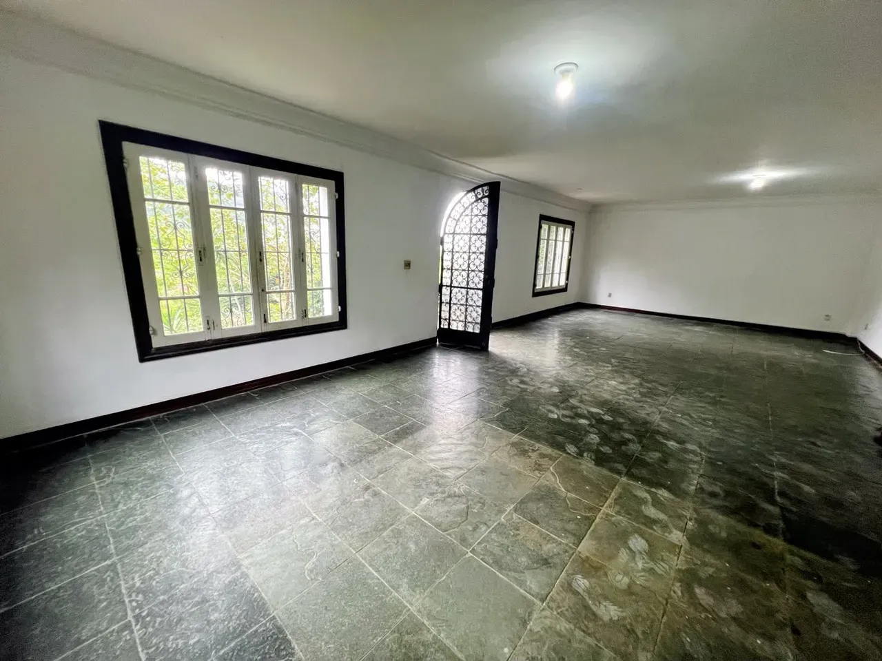 Duplex house with 4 bedrooms, 2 en-suites, 800 m² — photo 27