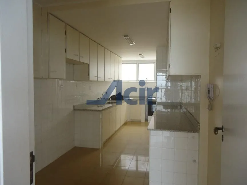 3-bedroom apartment with a water view in Rio de Janeiro — photo 10