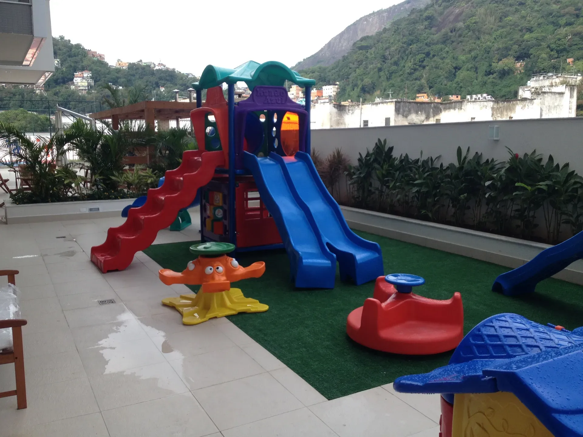 107 m² apartment with 4 bedrooms and 2 parking spaces — photo 29