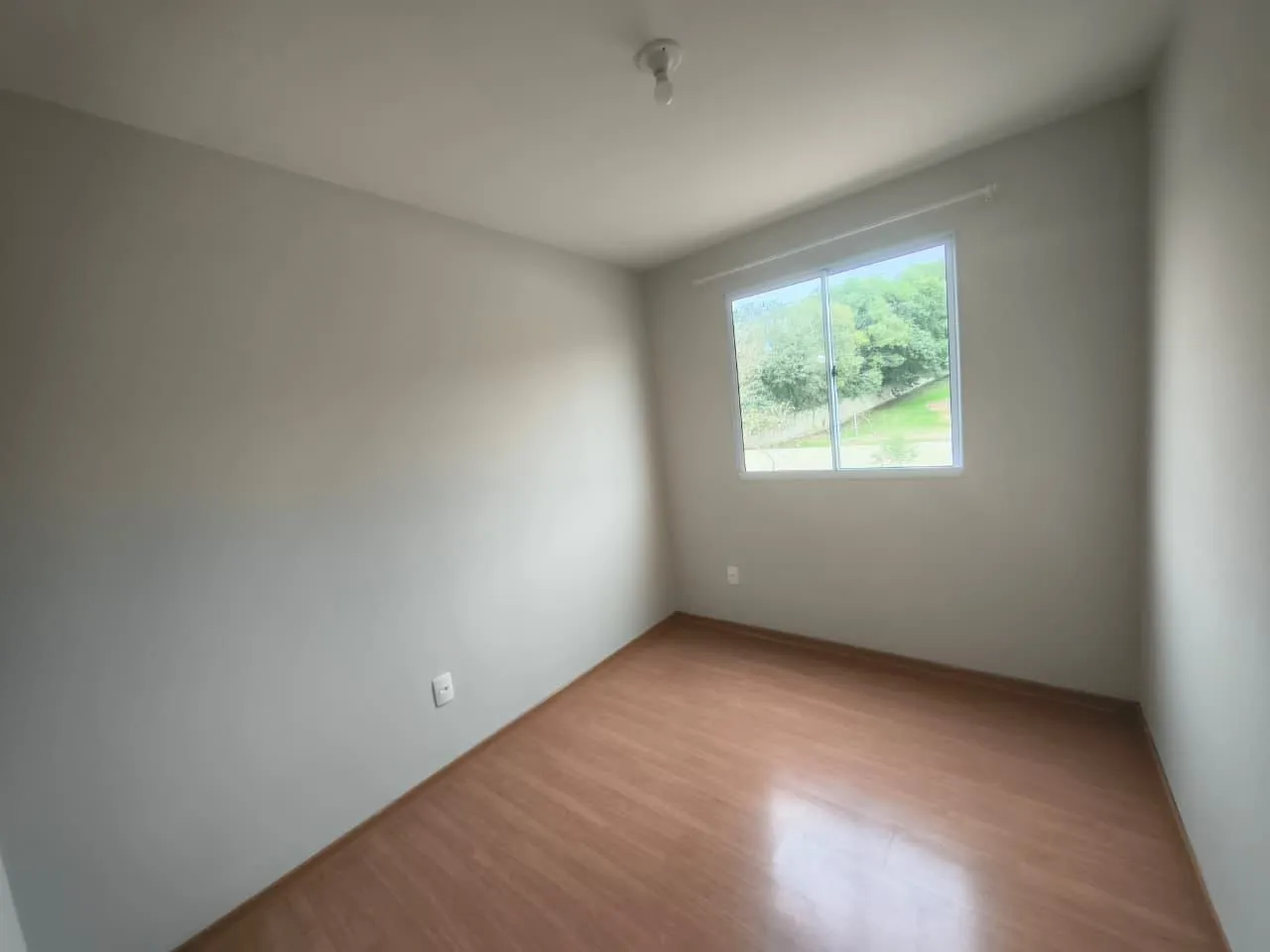 Дерев'яна підлога або ламінат та 2 спальні: квартира 39 м² — photo 8