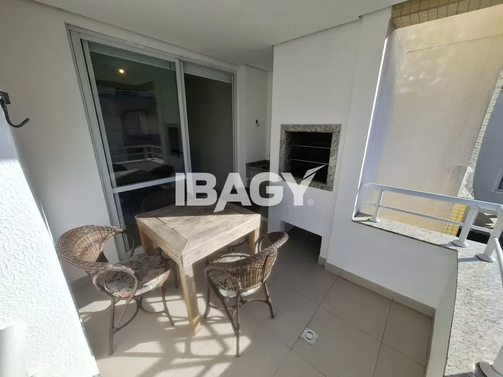 Apartamento mobiliado com 3 dormitórios e sacada envidraçada — photo 17