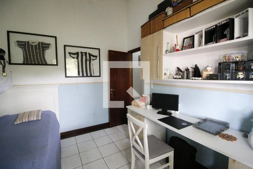 Casa de 700 m² con bañera y vestidor — photo 25
