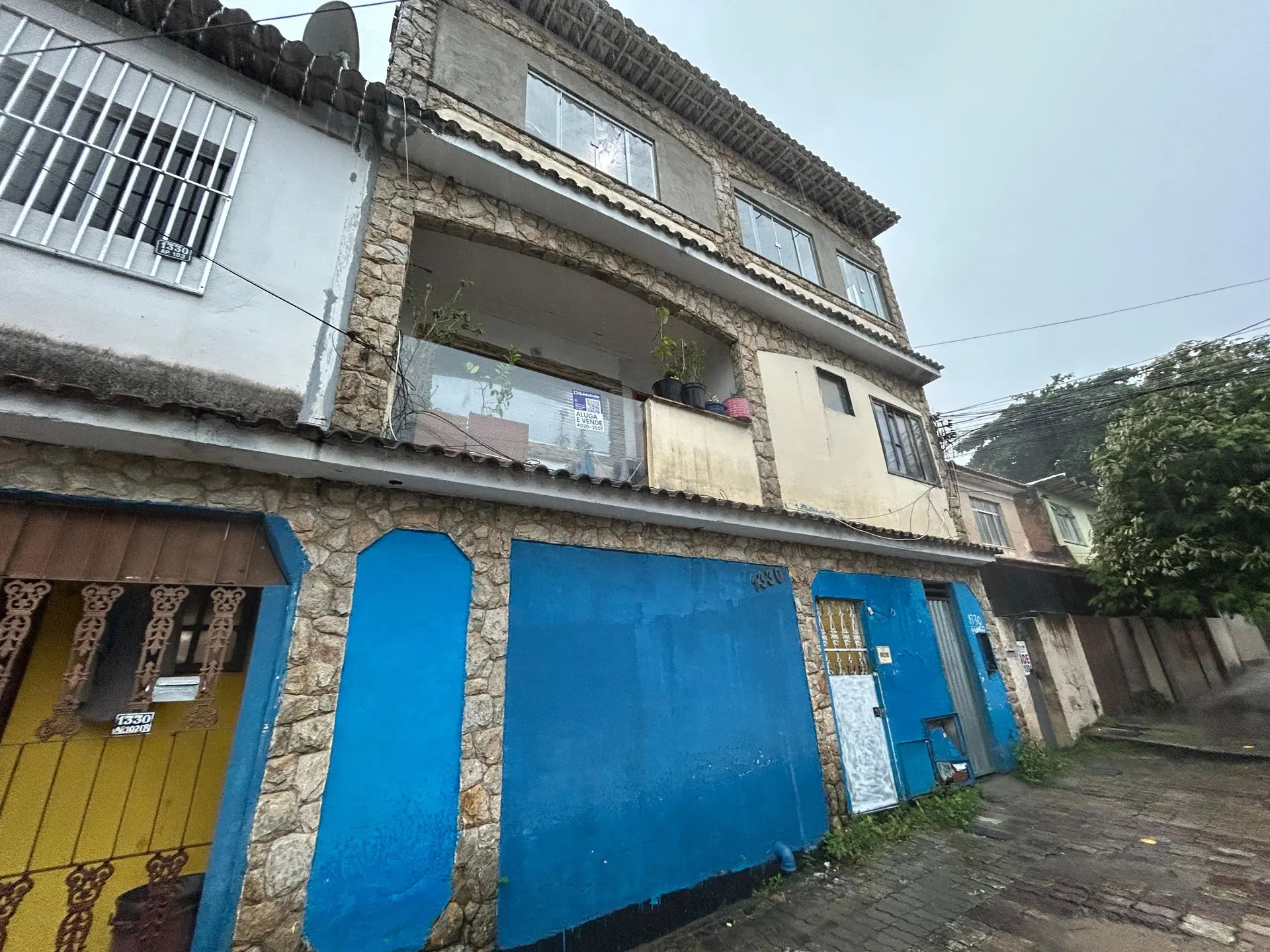Casa com 4 quartos e varanda fechada de vidro — photo 8