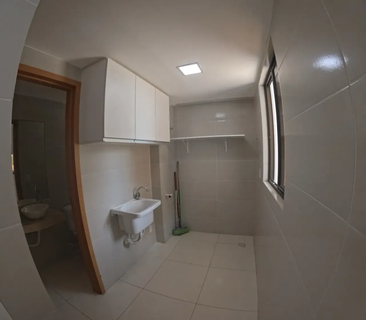 3-suite apartment with 4 bathrooms and 2 parking spots — photo 20