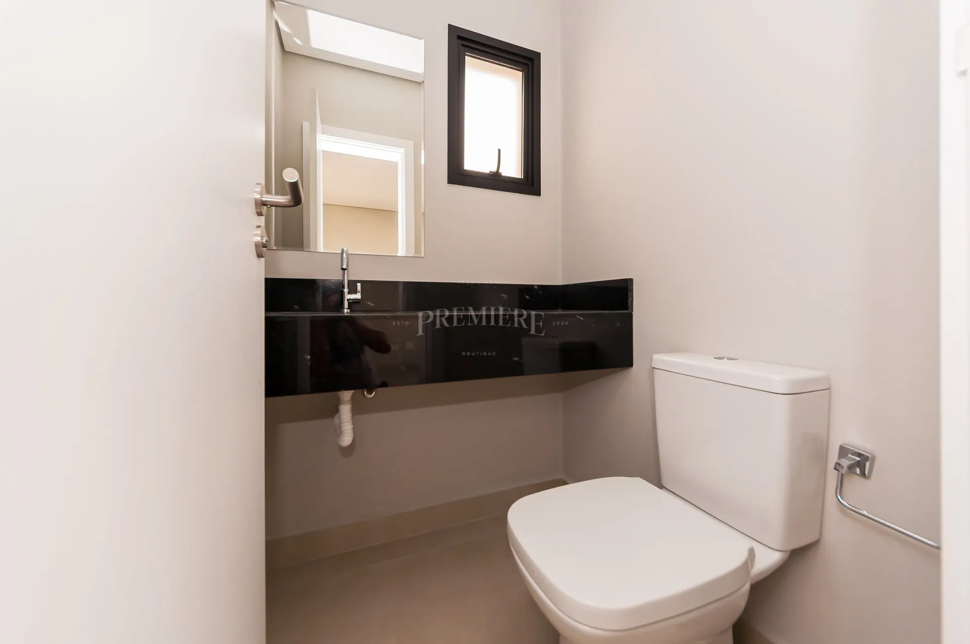 House, 97 m², with a glass-enclosed balcony — photo 9