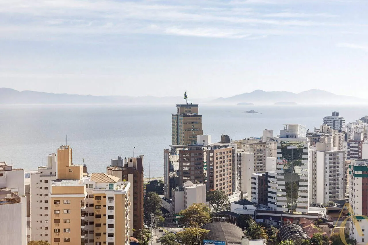 Furnished studio with integrated kitchen and 1 bathroom — photo 47