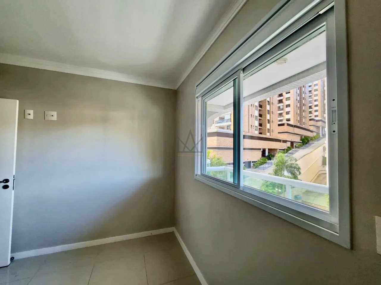 Furnished apartment, 121 m², with a mountain view — photo 5