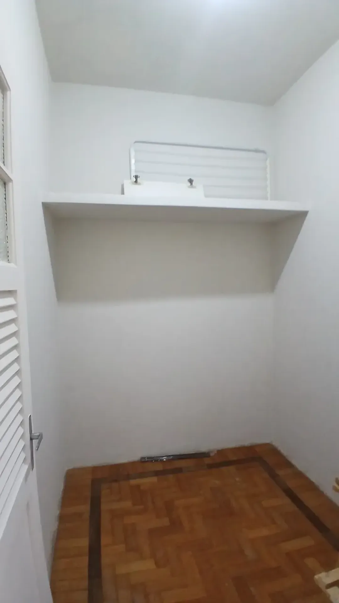 Apartment on the 1st floor with wood or laminate floors — photo 12