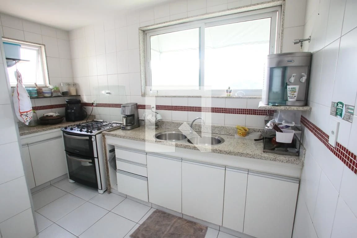 Furnished apartment with 3 bedrooms and a closed kitchen — photo 34
