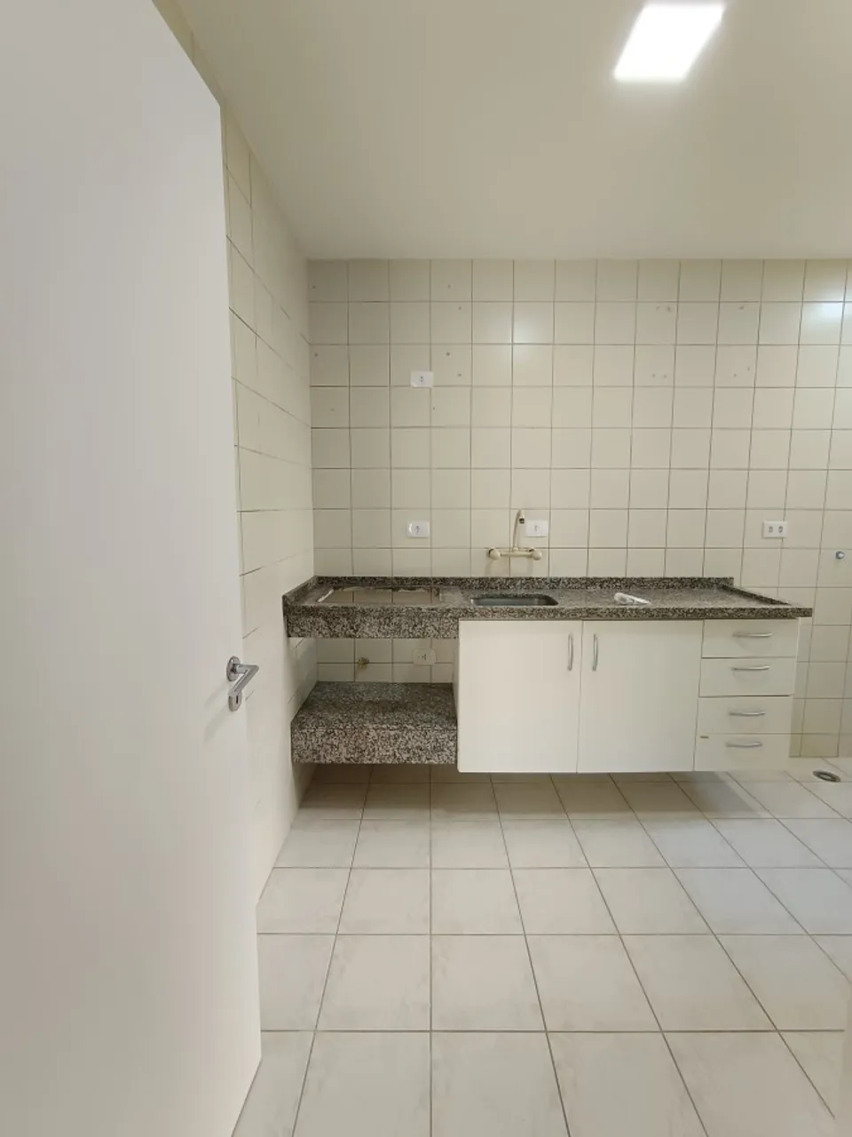 Apartamento de 3 quartos com varanda envidraçada, Capão Raso — photo 8