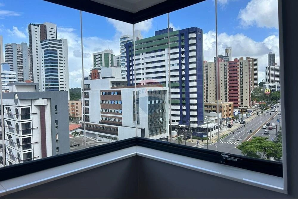 Furnished apartment, 132 m², with a glass-enclosed balcony — photo 46