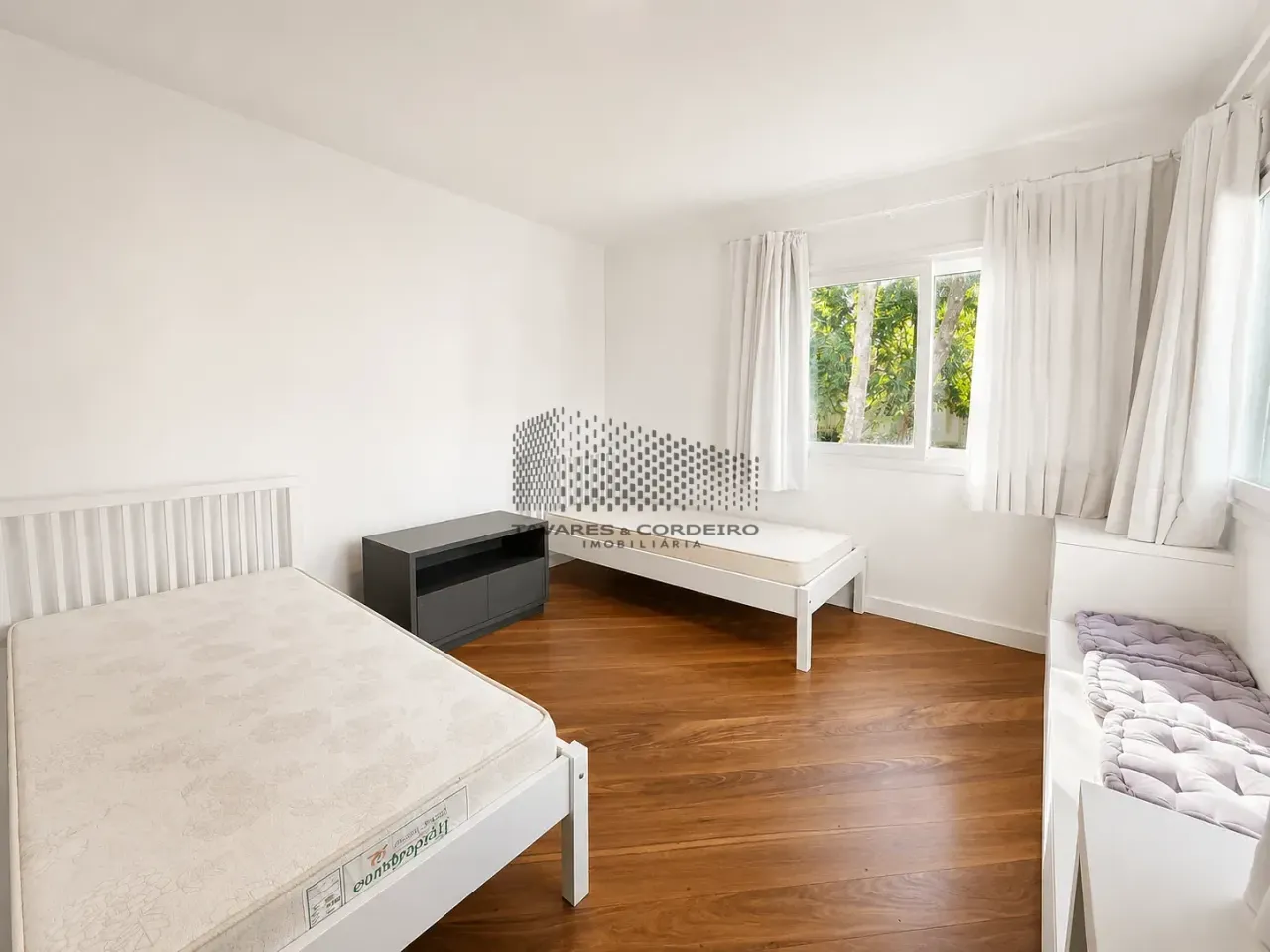 House with 5 bedrooms and 370 m² plus private BBQ — photo 13