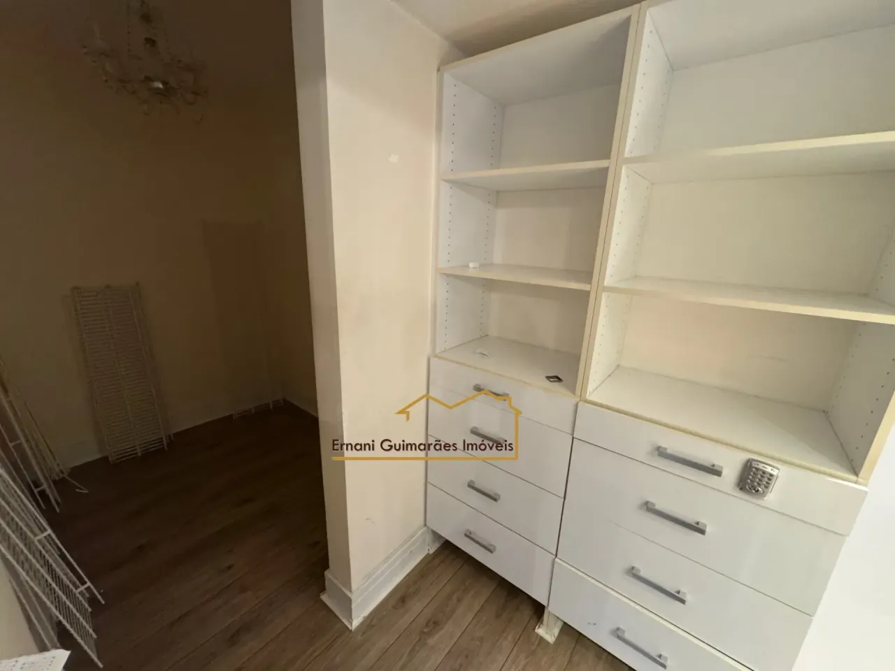 House with an open-plan kitchen and 4 bedrooms — photo 5