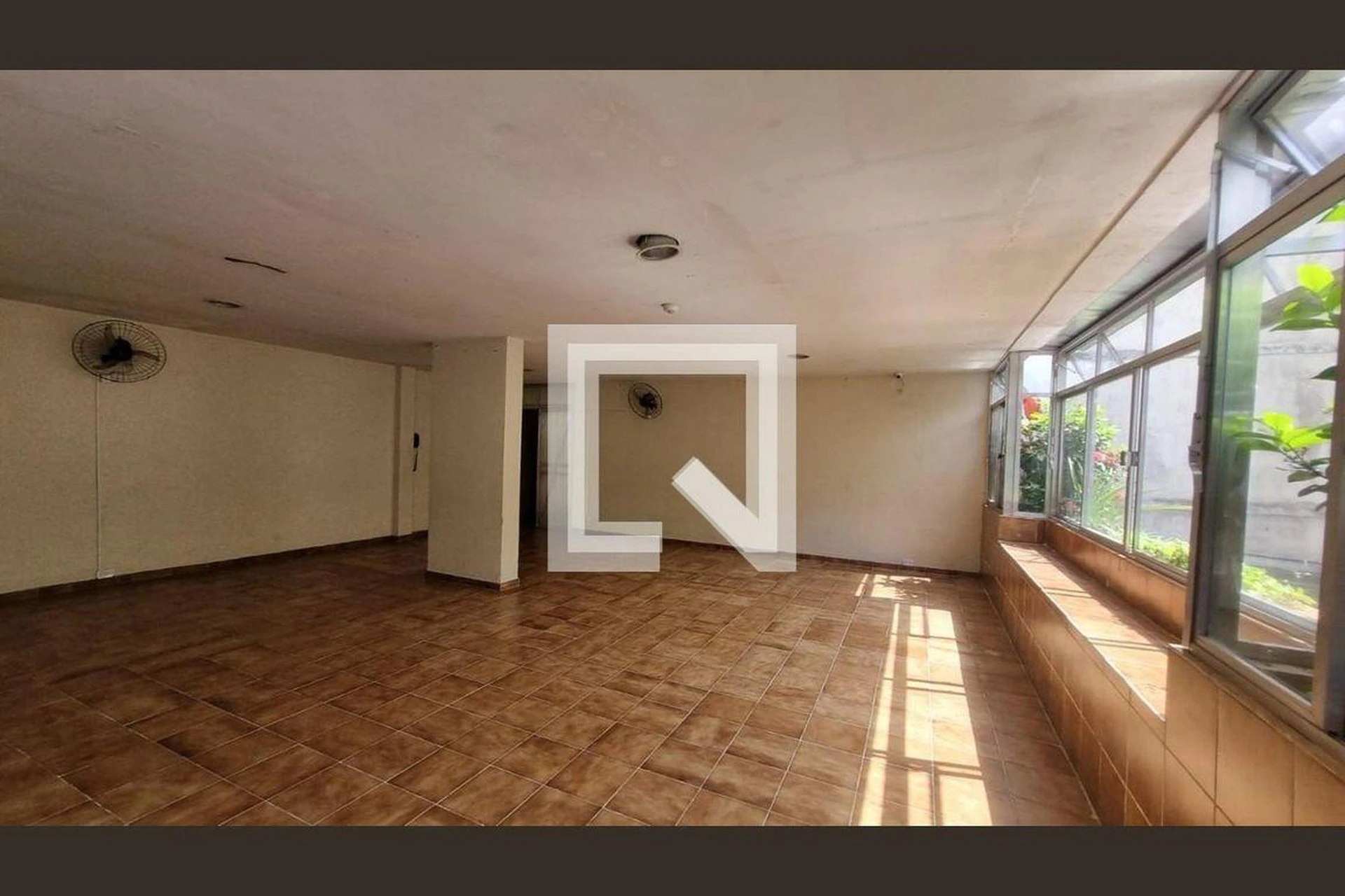 3-bedroom apartment with a home office — photo 10