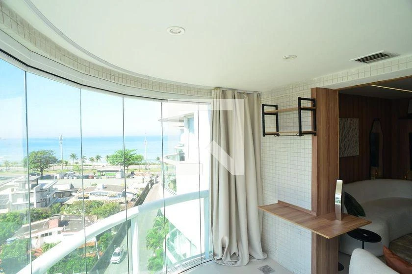 Furnished 1-bedroom apartment with glass-enclosed balcony — photo 27
