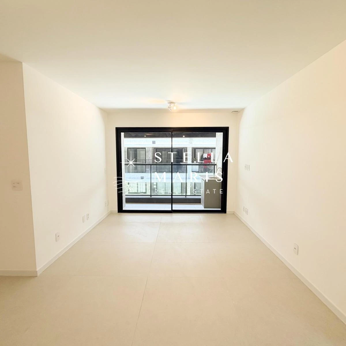 2-bedroom apartment in a building with a pool — photo 5