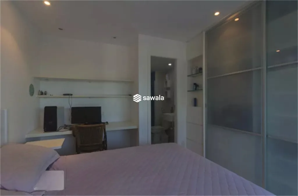 Apartment with 2 bedrooms and enclosed glass balcony — photo 5