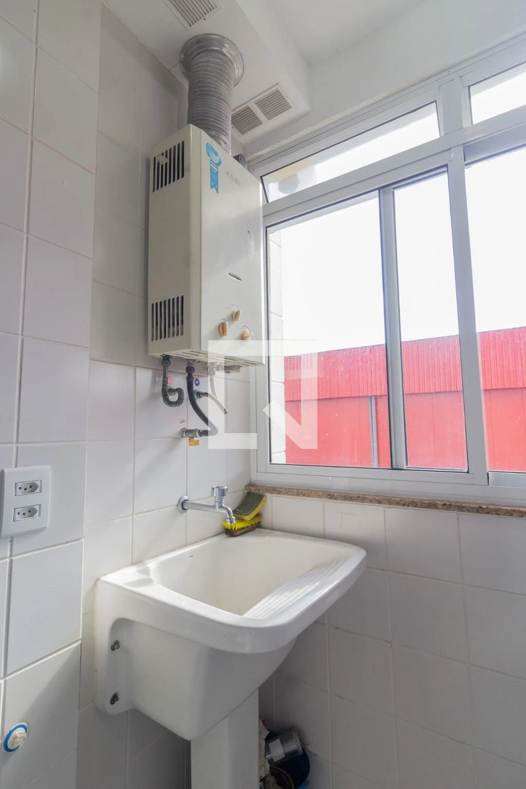 Washing machine in a 2-bedroom apartment, 70 m² — photo 48