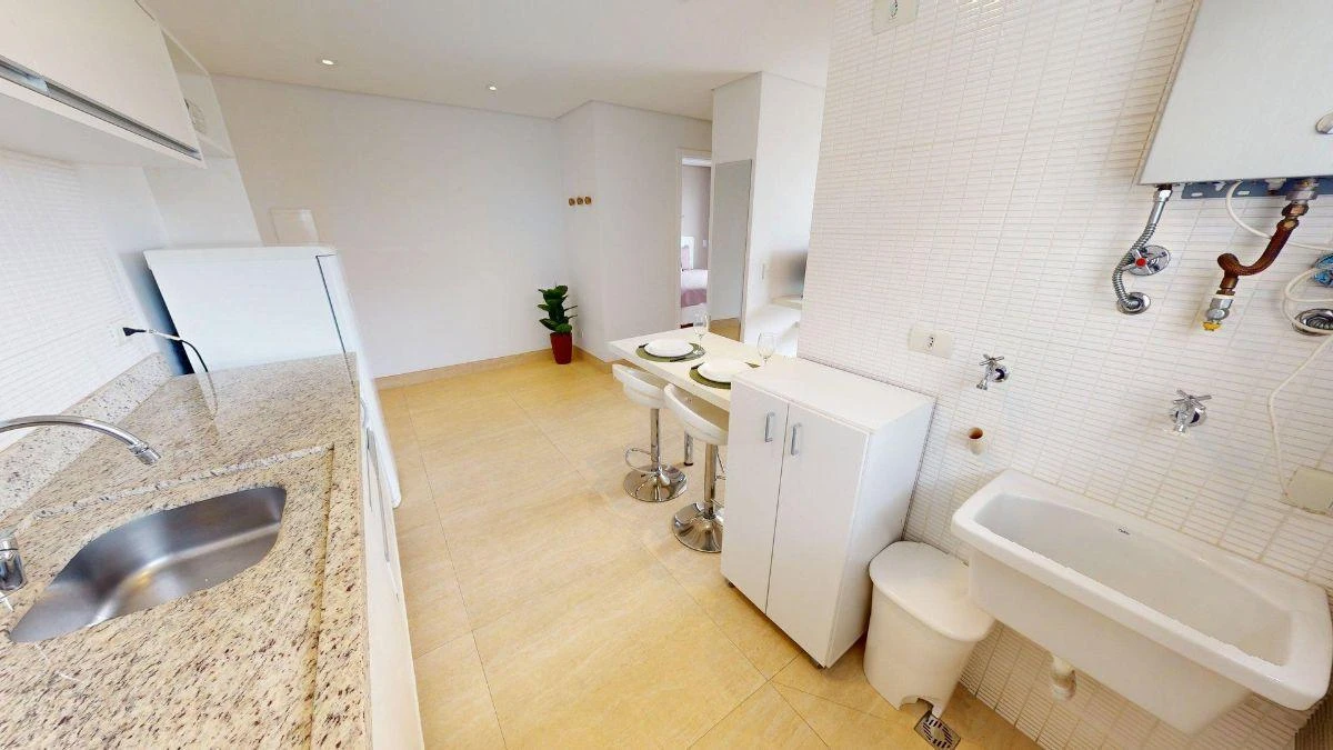One-bedroom apartment with floor-to-ceiling windows — photo 21