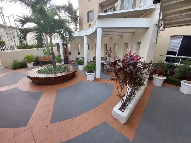 Apartamento de 2 quartos em condomínio com piscina — photo 13