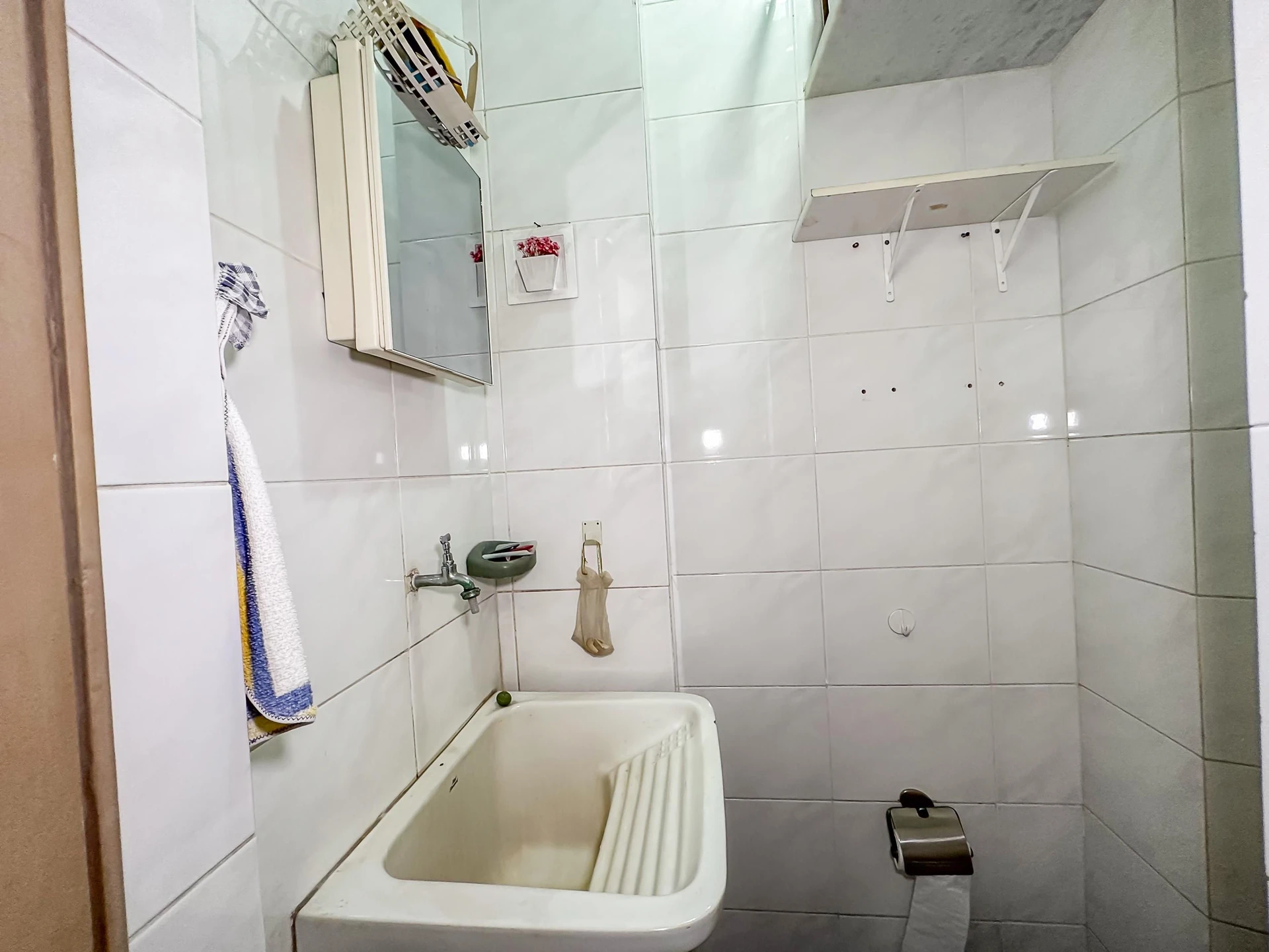 Furnished 2-bedroom apartment with separate kitchen — photo 34