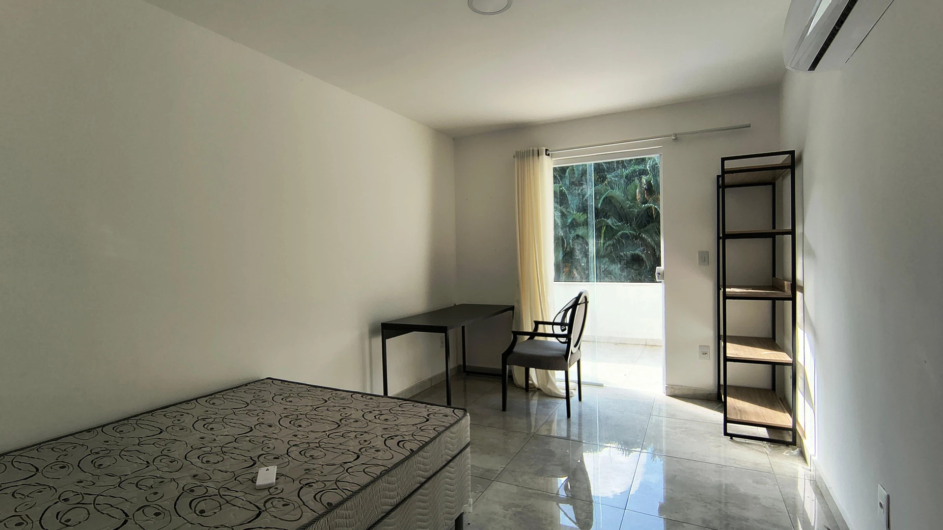 Casa mobiliada com 3 quartos, jardim e cozinha integrada — photo 31