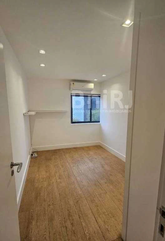 4-bedroom apartment 156 m² with 2 parking spots — photo 23