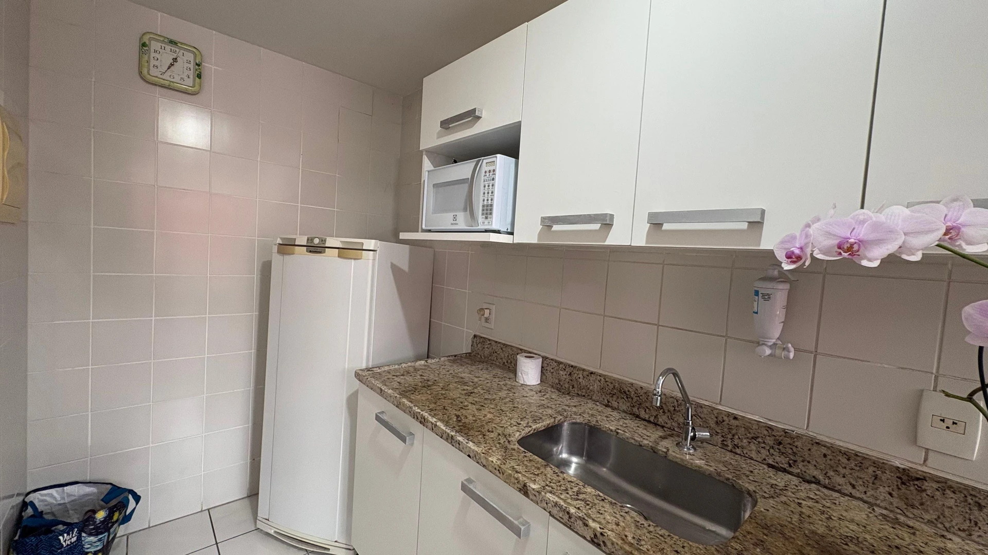 70 m² apartment with a home office and a washing machine — photo 18