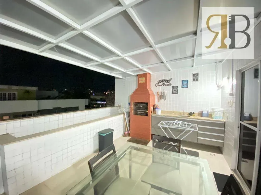 Рабочее место и 4 спальни: квартира 252 м² — photo 3