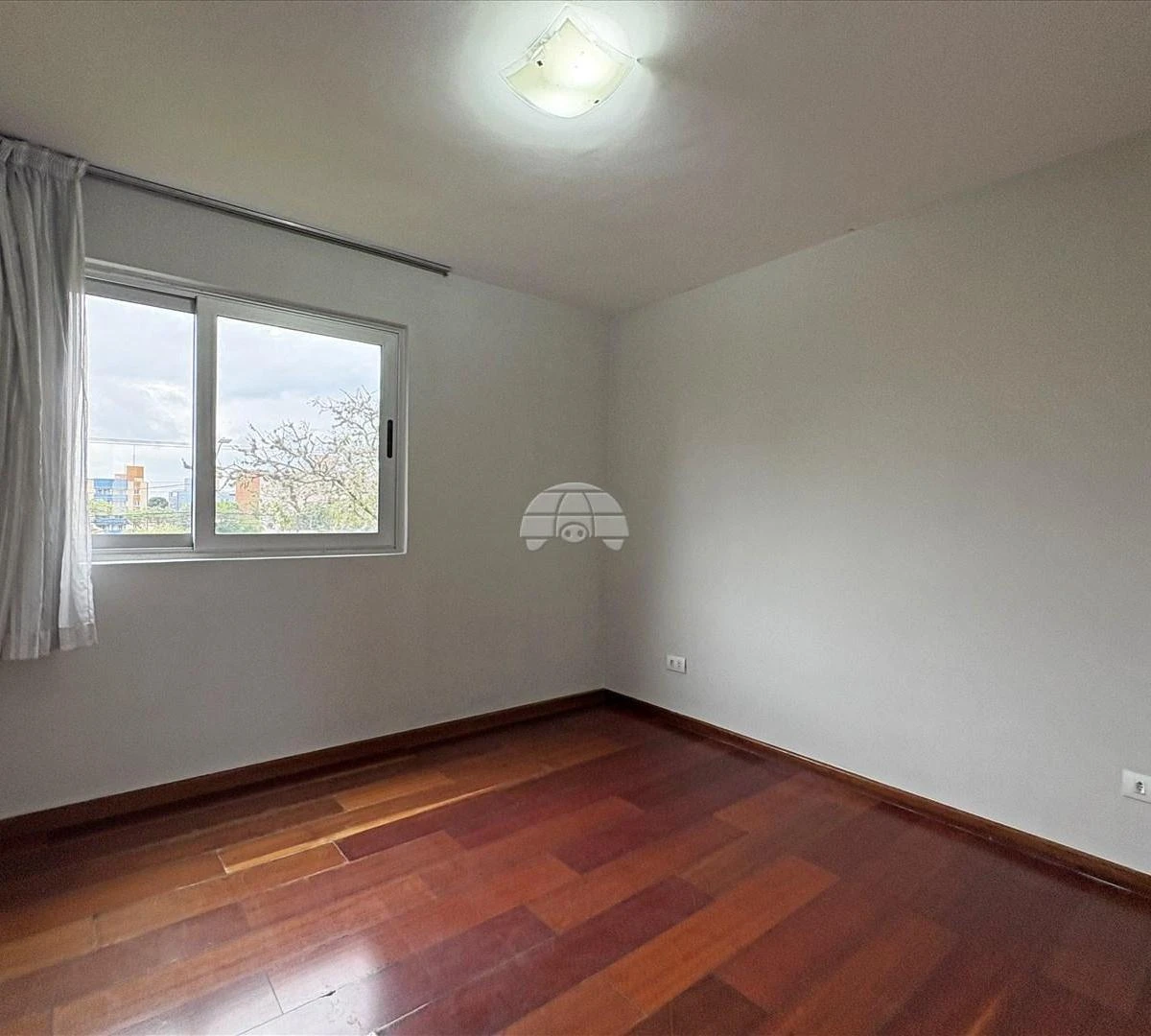 Apartamento sem mobília com cozinha fechada a gás — photo 8