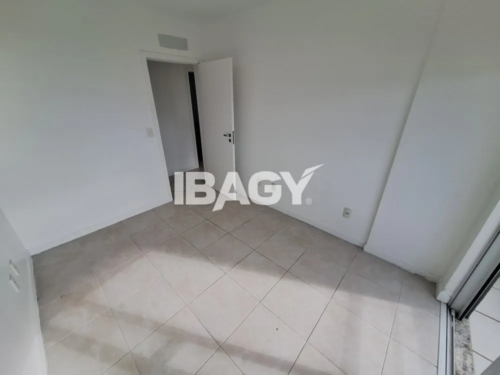 3-bedroom 196 m² apartment with 2 parking spots and balcony