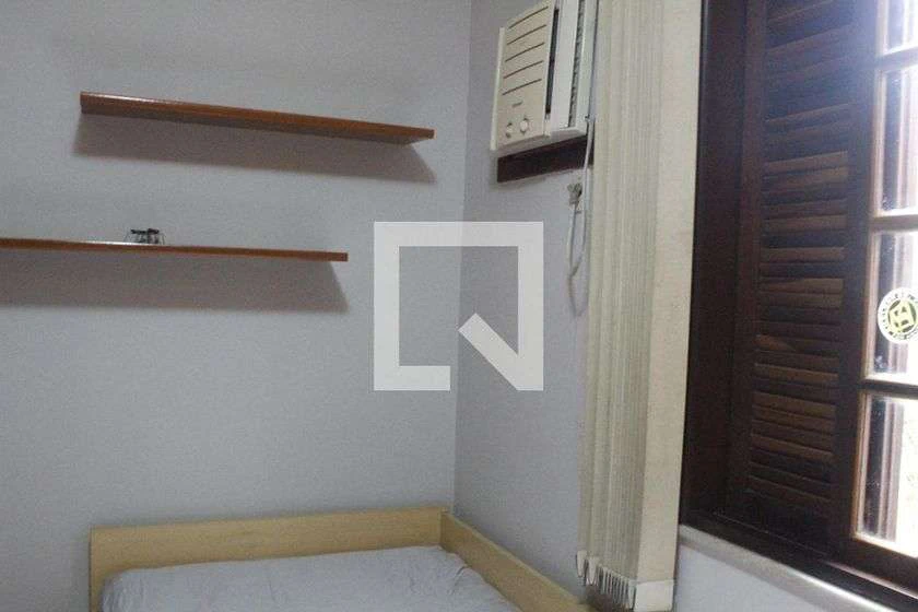 800 m² house with 5 bedrooms and a private-use pool — photo 12