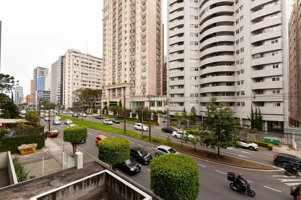 137 m² apartment with 3 bedrooms and 1 parking spot — photo 36