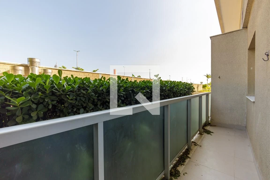 Furnished apartment with 2 bedrooms, 1 en-suite and balcony — photo 28