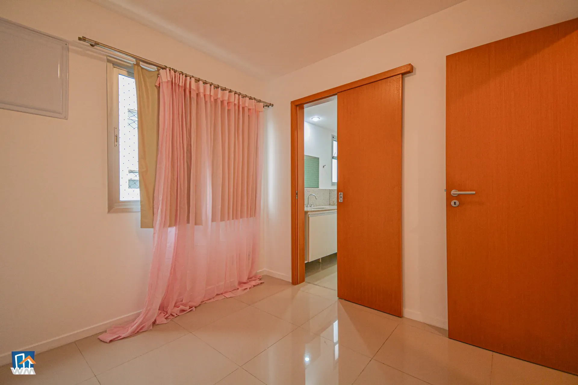 3 quartos e churrasqueira privativa: apartamento de 83 m²