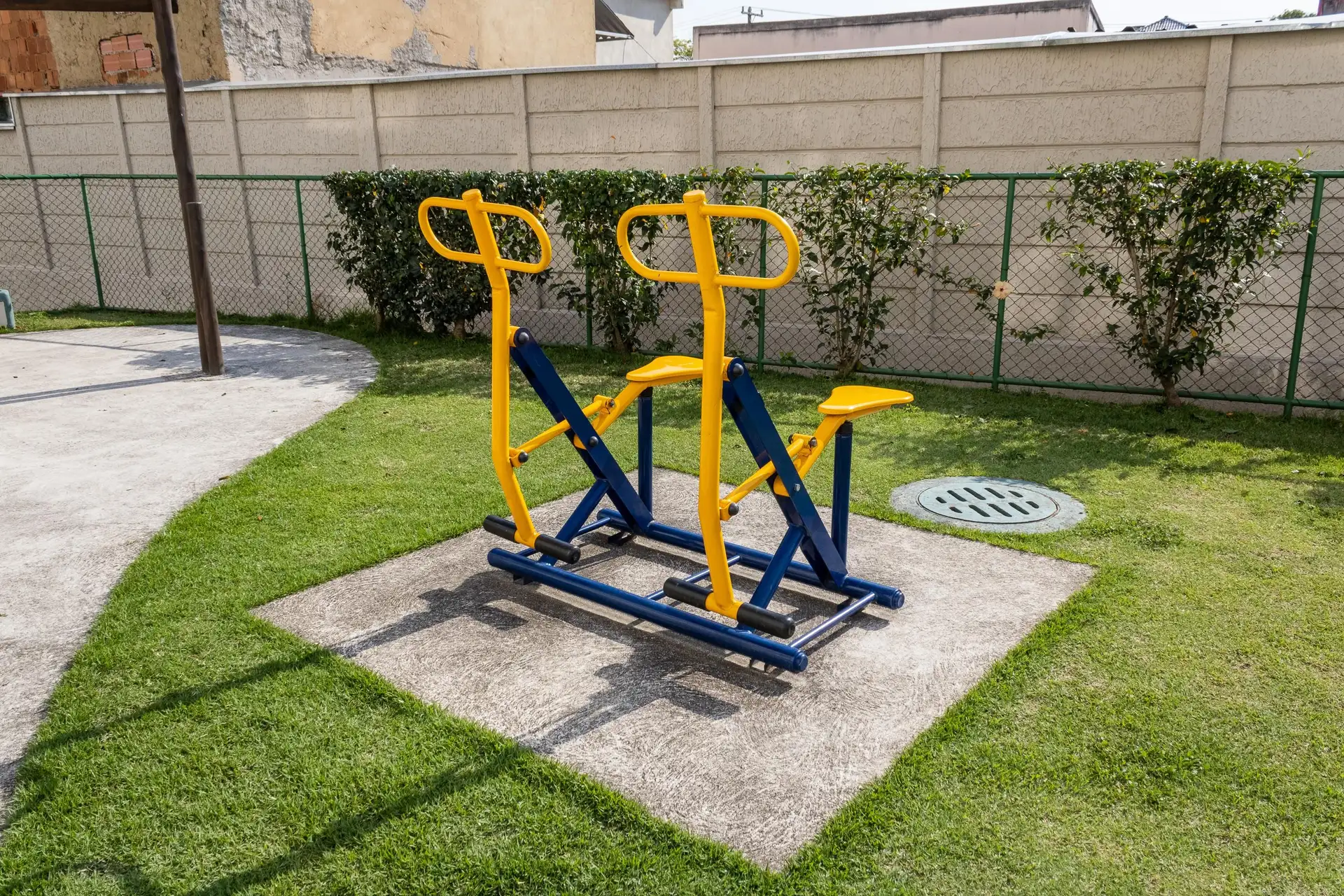 2-bedroom apartment in a building with a gym — photo 47