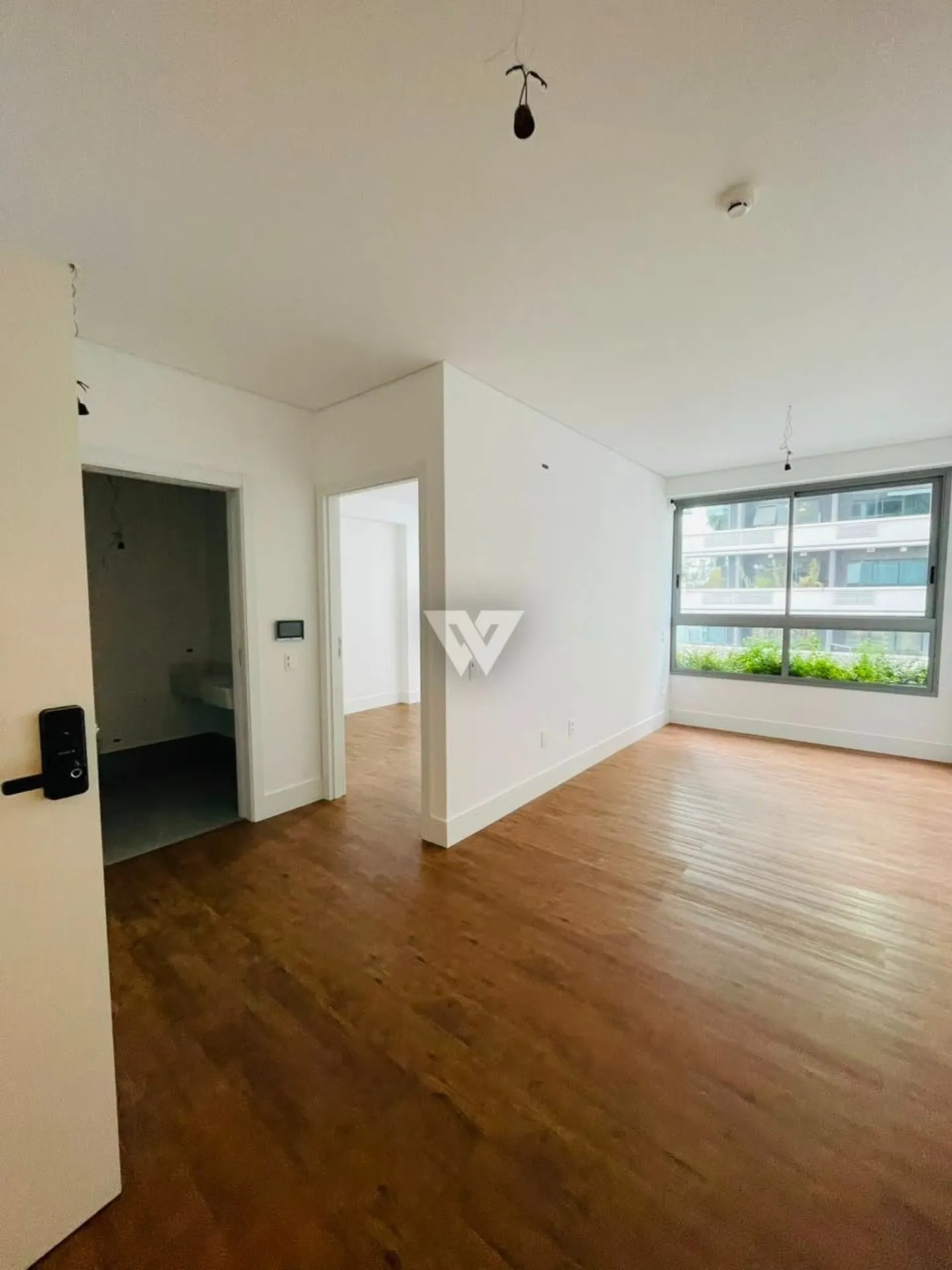 Apartment, 42 m², with a glass-enclosed balcony — photo 39