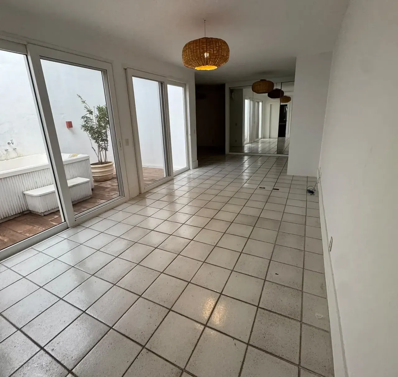 300 m² house with 4 bedrooms and a built-in balcony grill — photo 9