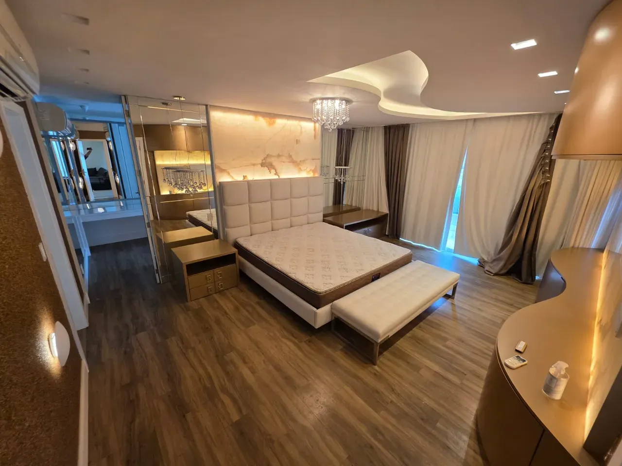 Casa em condomínio com 5 quartos e 5 banheiros — photo 33