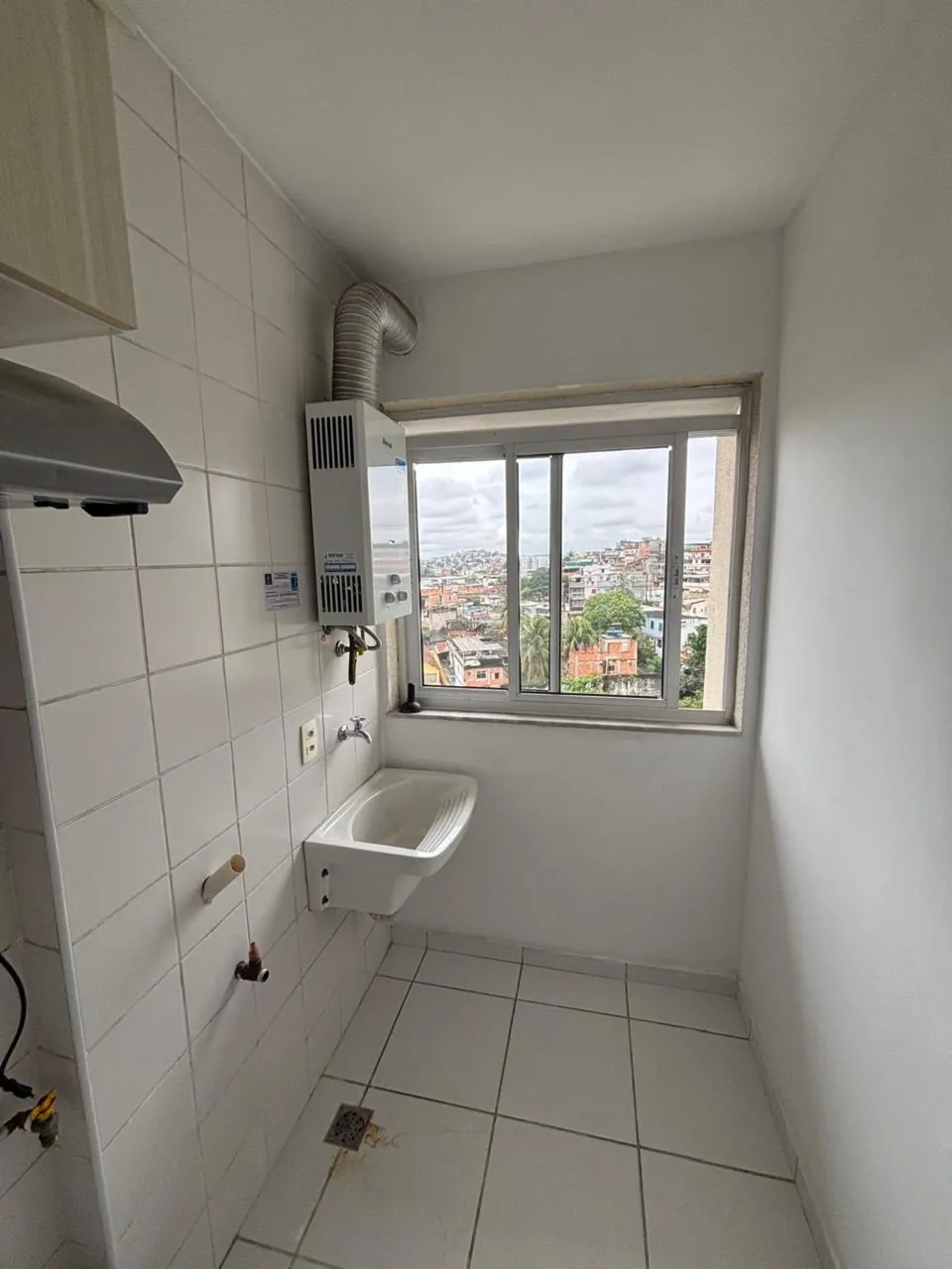 Apartamento vazio com 2 quartos e varanda — photo 12