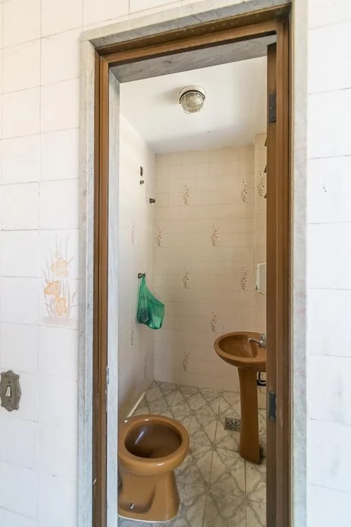 Casa sem mobília com 4 quartos e varanda — photo 76