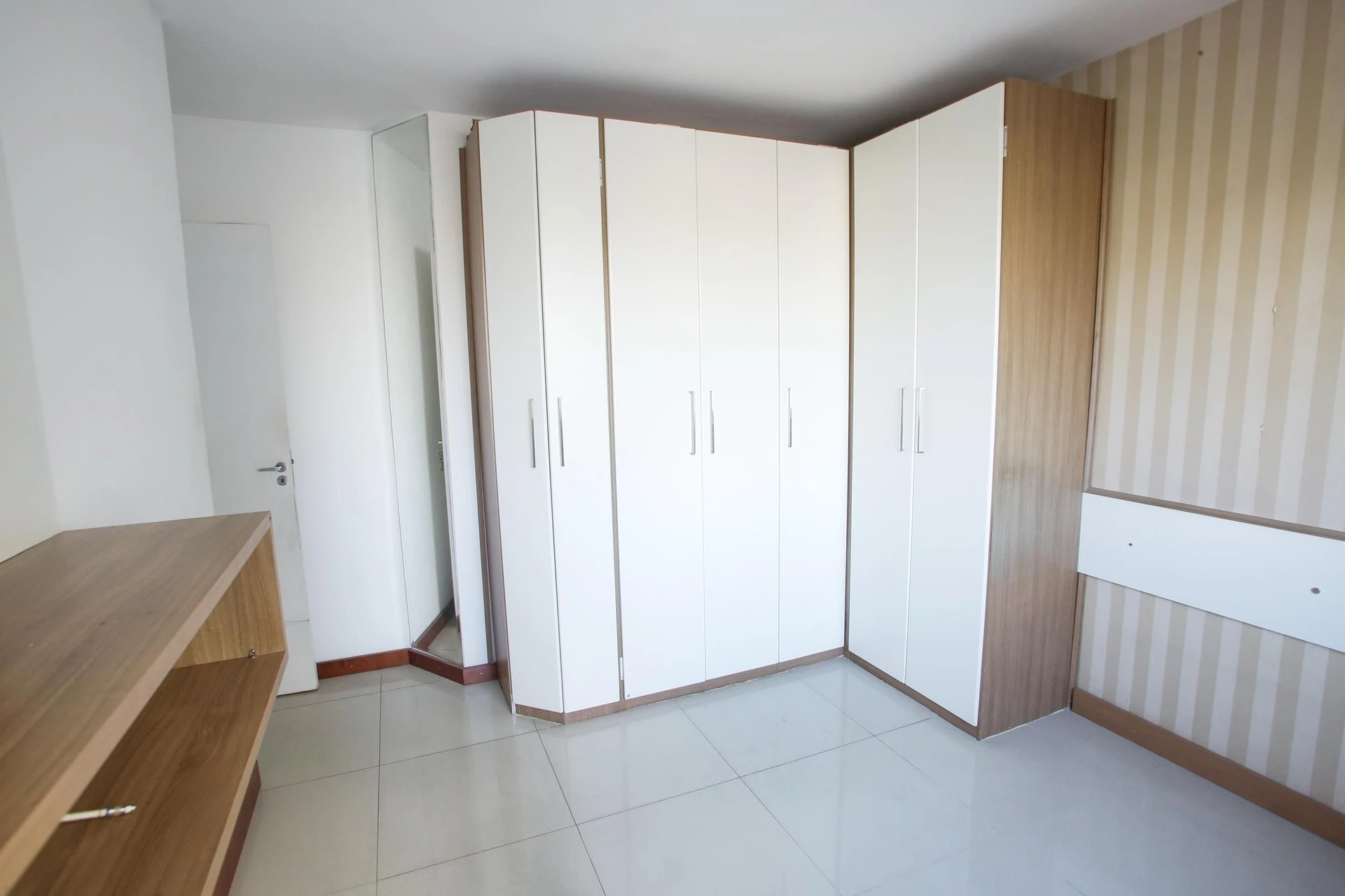 2-bedroom apartment with a mountain view — photo 3