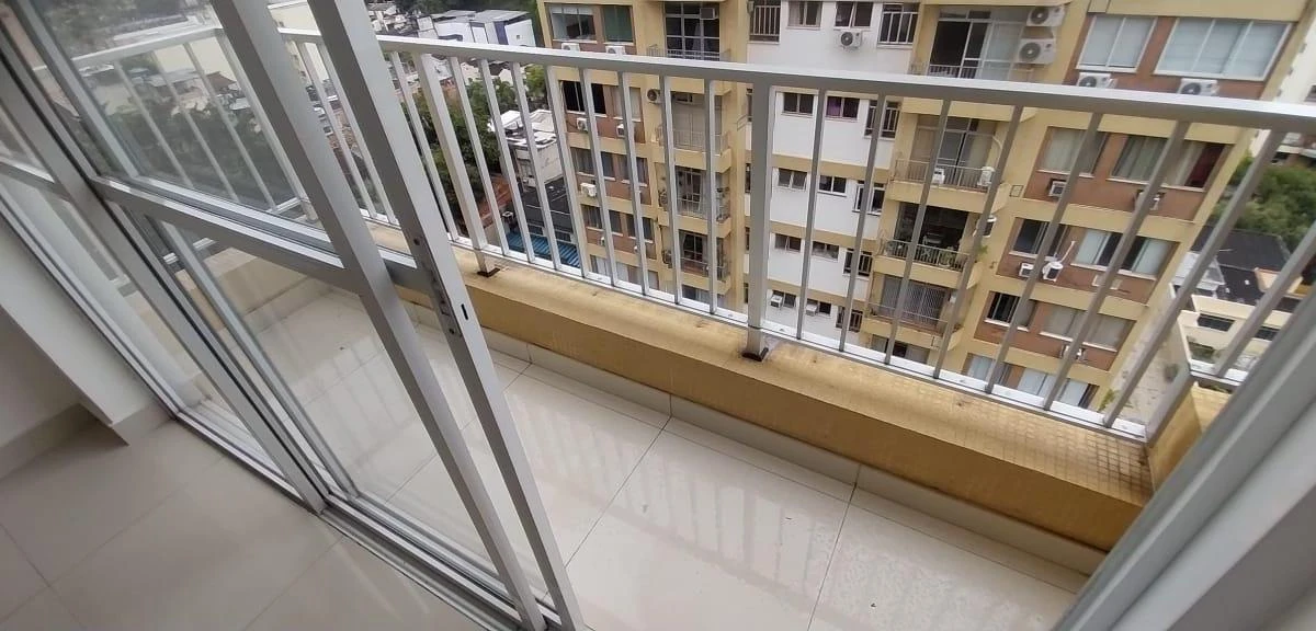2-bedroom apartment with a mountain view — photo 22