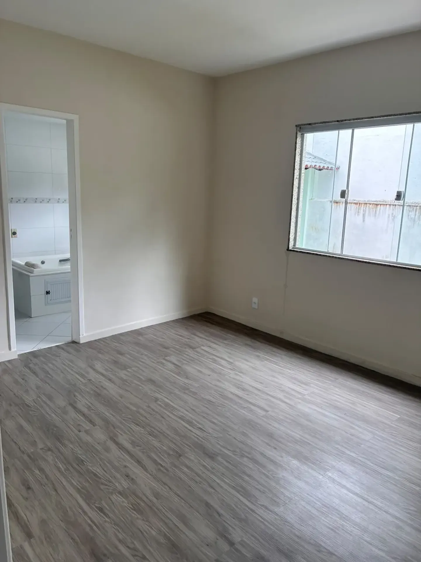 Casa de 3 dormitorios con bañera — photo 7