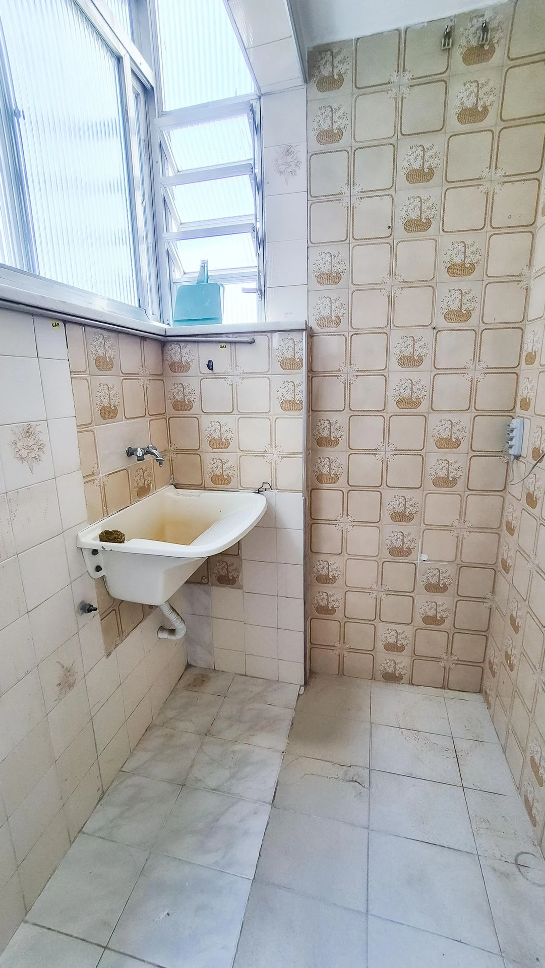 Unfurnished apartment with 2 bedrooms and 1 bathroom — photo 39