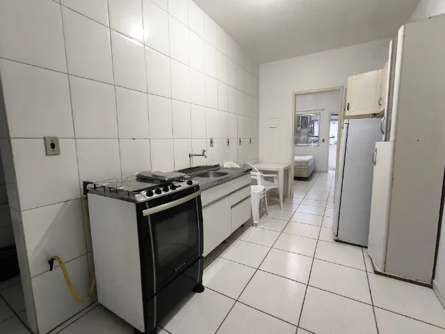 One-bedroom apartment with a washing machine — photo 2