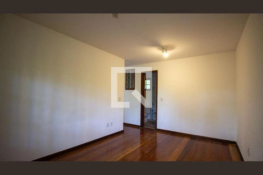 Casa com 4 quartos e churrasqueira na varanda — photo 28