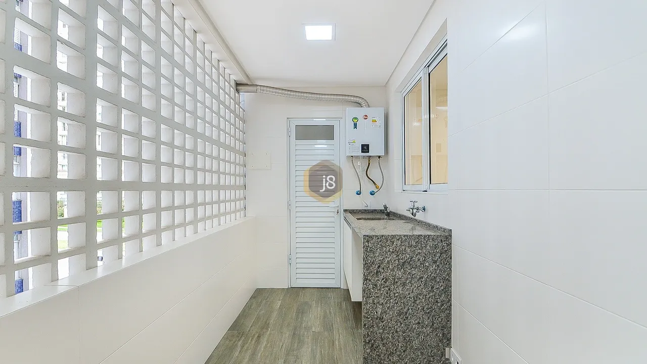3-bedroom apartment with 137 m² and 3 total bathrooms — photo 10